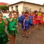 Malhada de Pedras - A Prefeitura Municipal de Malhada de Pedras, através da Secretaria Municipal de Educação, realizou no último dia 7, na Praça da Bandeira, um desfile cívico que reuniu alunos das Escolas Municipais, tendo como tema “Segurança Alimentar e Nutricional”, em comemoração aos 196 anos da Independência do Brasil.